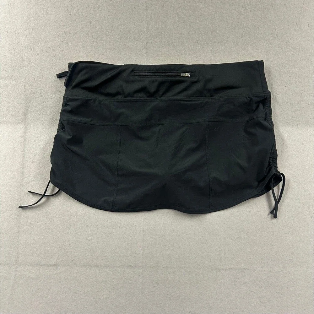 Nike Women’s LiveStrong Athletic Black Skort Medium
